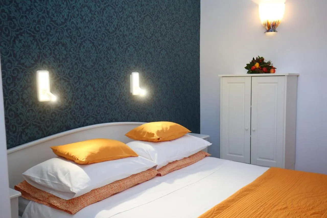 Lovely Apartments Marmont With Balconies In The Heart Of Split Chorwacja
