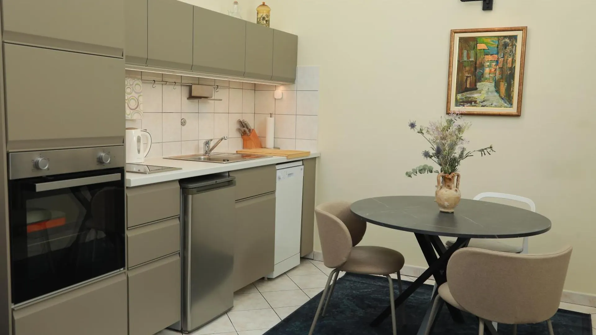 Lovely Apartments Marmont With Balconies In The Heart Of Split