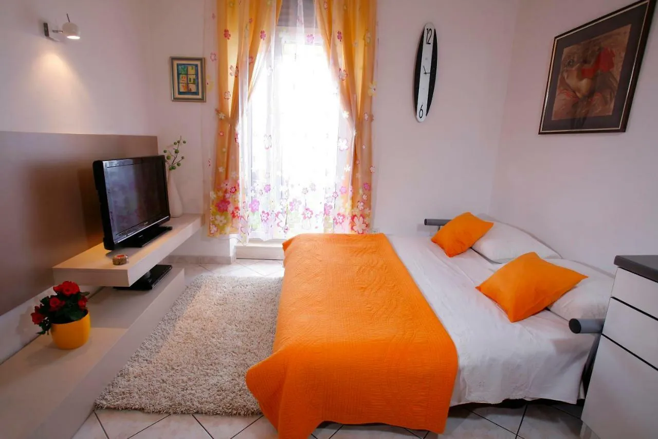 Lovely Apartments Marmont With Balconies In The Heart Of Split